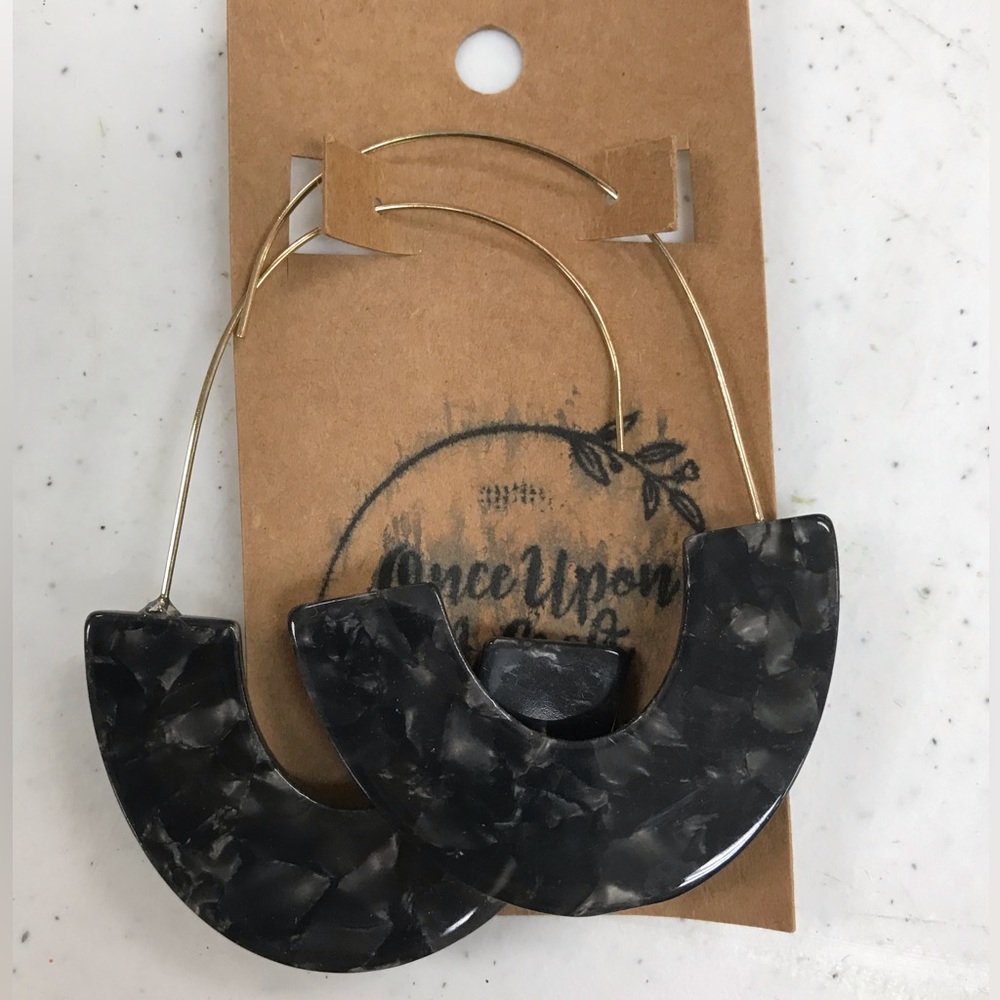 ACRYLIC BLACK OBLONG HALF HOOP DANGLE EARRING